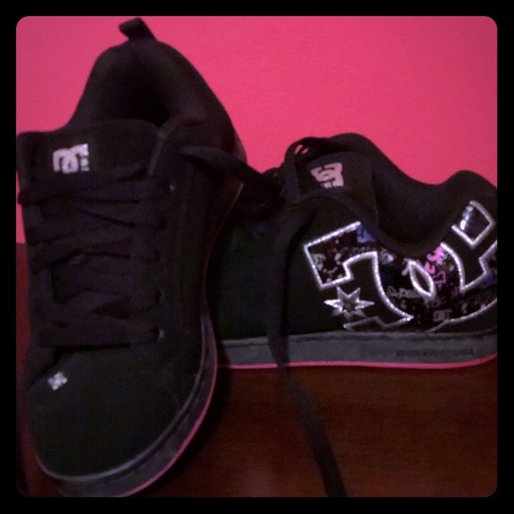 DC graffiti sneakers. Size 6 Women’s